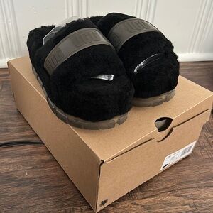 NWT - Ugg Fluffita Slippers